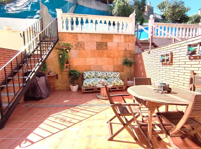 CASA EN VENTA ADOSADA UNIFAMILIAR MONTGAT TERRAZA GARAJE LLARSMONTGAT (12)