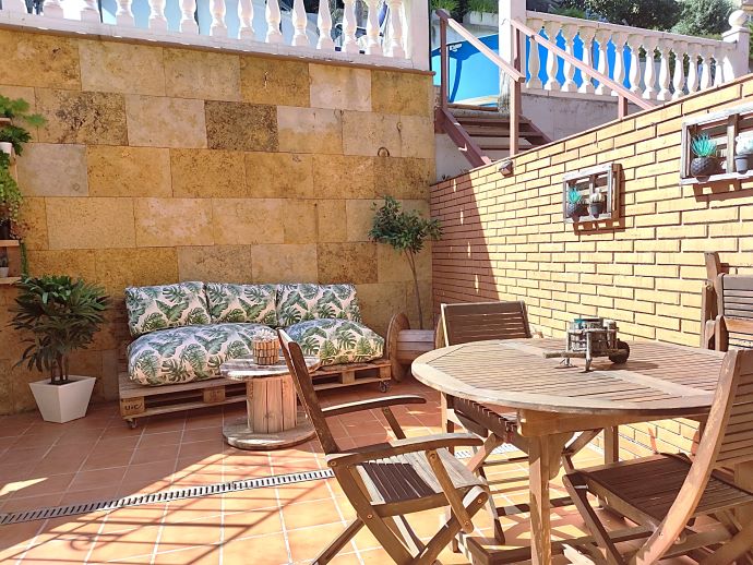 CASA EN VENTA ADOSADA UNIFAMILIAR MONTGAT TERRAZA GARAJE LLARSMONTGAT (7)