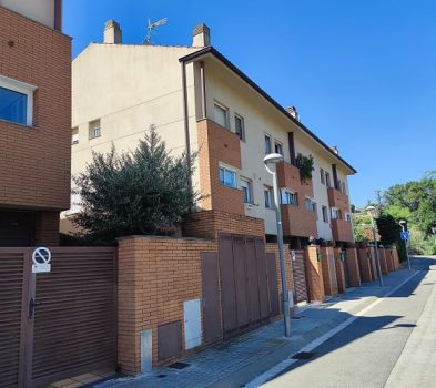 CASA EN VENTA ADOSADA UNIFAMILIAR MONTGAT TERRAZA GARAJE LLARSMONTGAT (2)